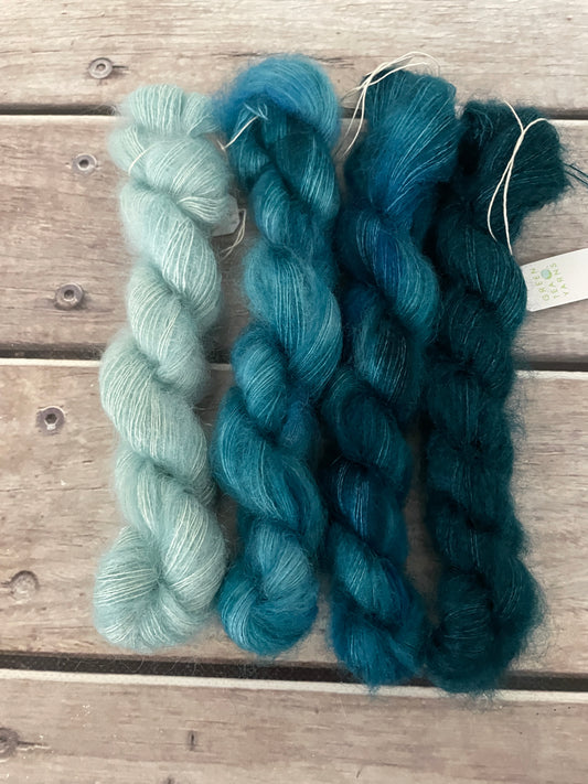 Murmurs fade in mini skeins - Shui Yun