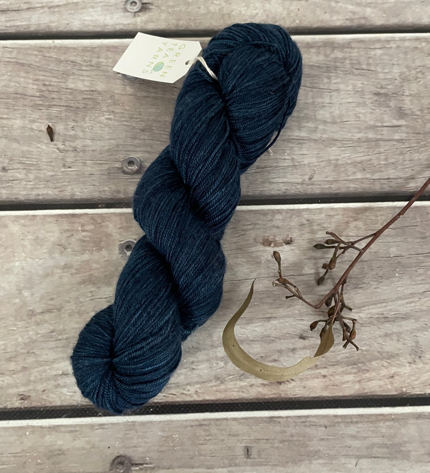 Midnight in Paradise - 4 ply silk / merino / cashmere - Assam