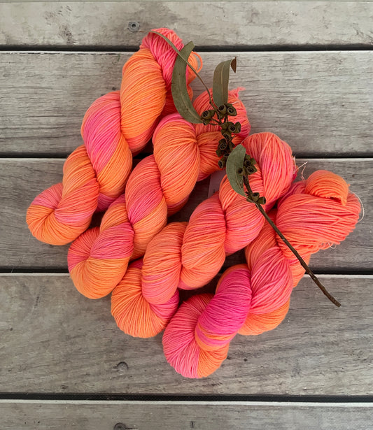 Mango Flow ooak - 4 ply merino/ nylon sock yarn- Darjeeling