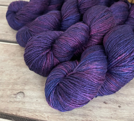 Raven's Velvet - Jasmine 8 yarn - 8 ply