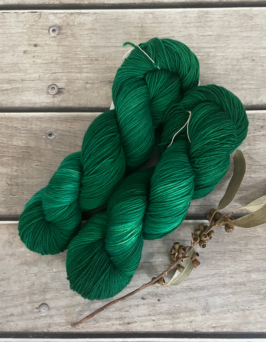 Emerald ooak - 4 ply sock yarn in merino and nylon - Darjeeling 4