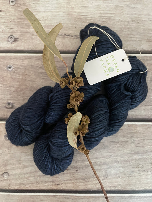 Midnight in Paradsise - 10 ply merino/silk singles - Peach