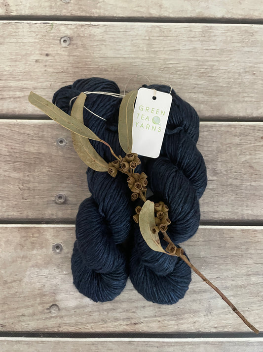 Midnight in Paradsise - 10 ply merino/silk singles - Peach