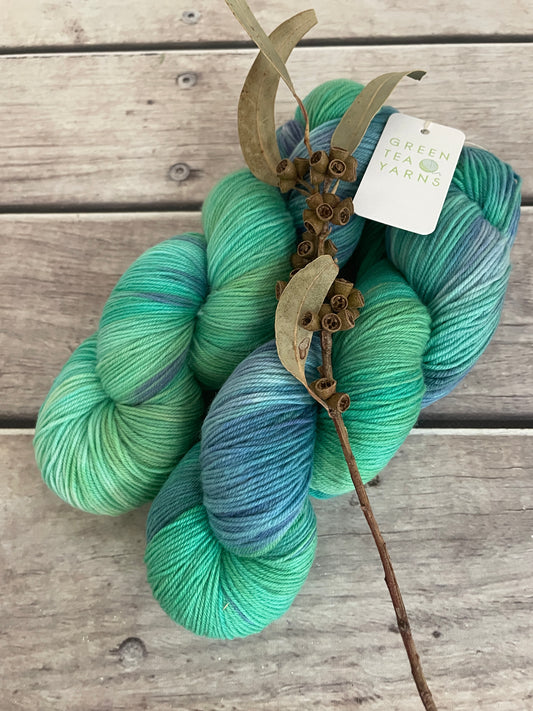 Jade Stream ooak - 4 ply sock yarn in merino and nylon - Darjeeling 4