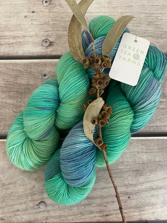 Jade Stream ooak - 4 ply sock yarn in merino and nylon - Darjeeling 4