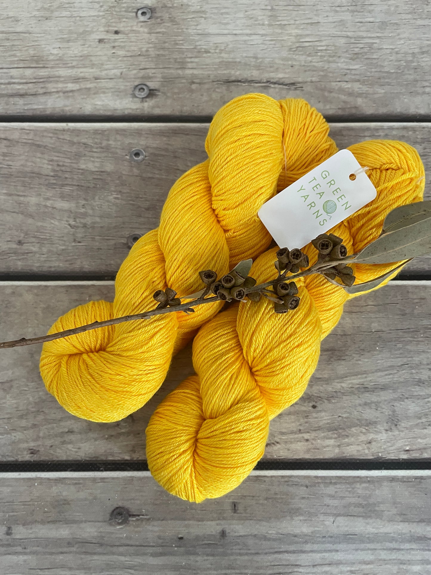 Yolk ooak - Merino/silk - 4 Ply - Jasmine