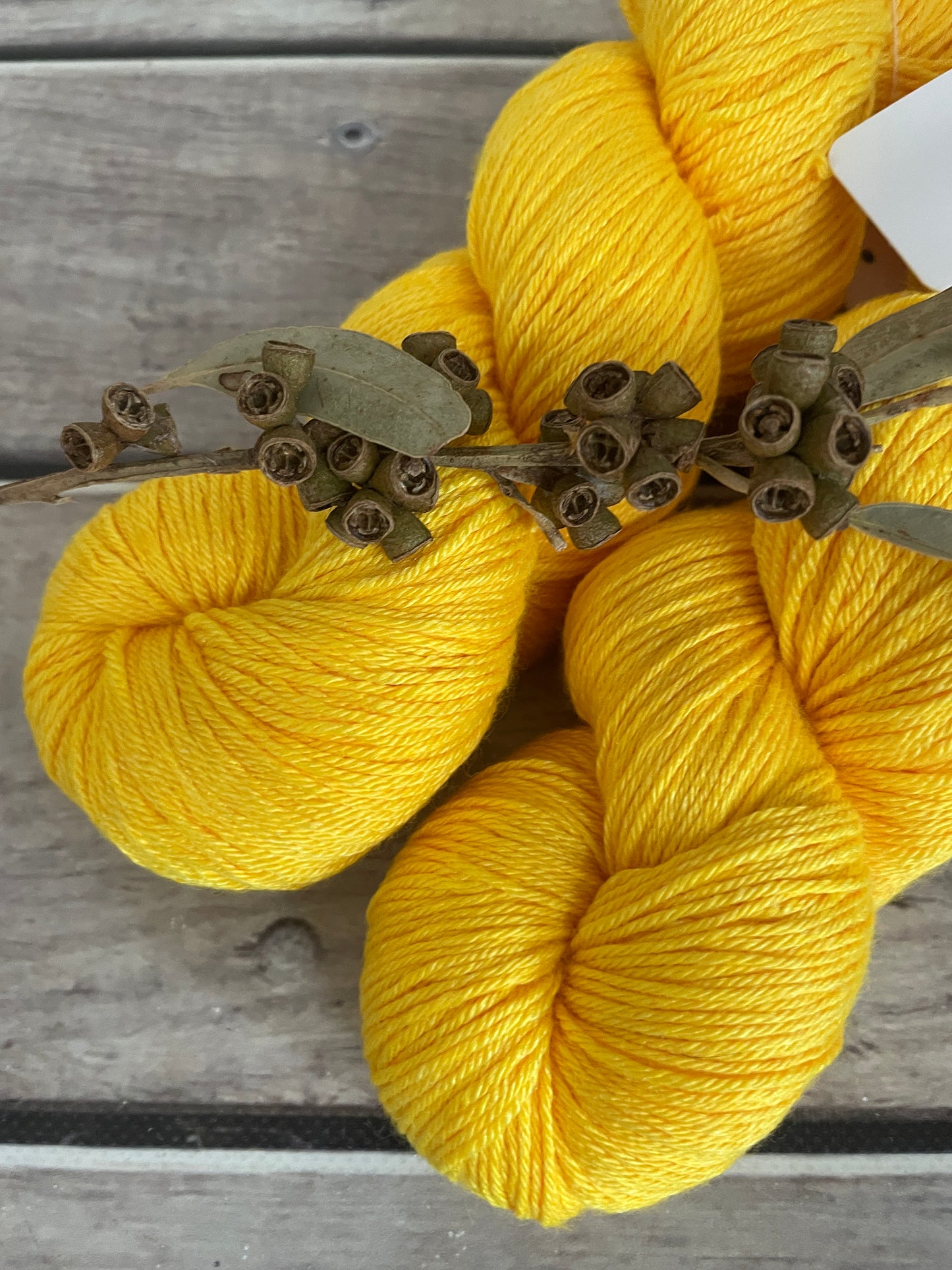 Yolk ooak - Merino/silk - 4 Ply - Jasmine
