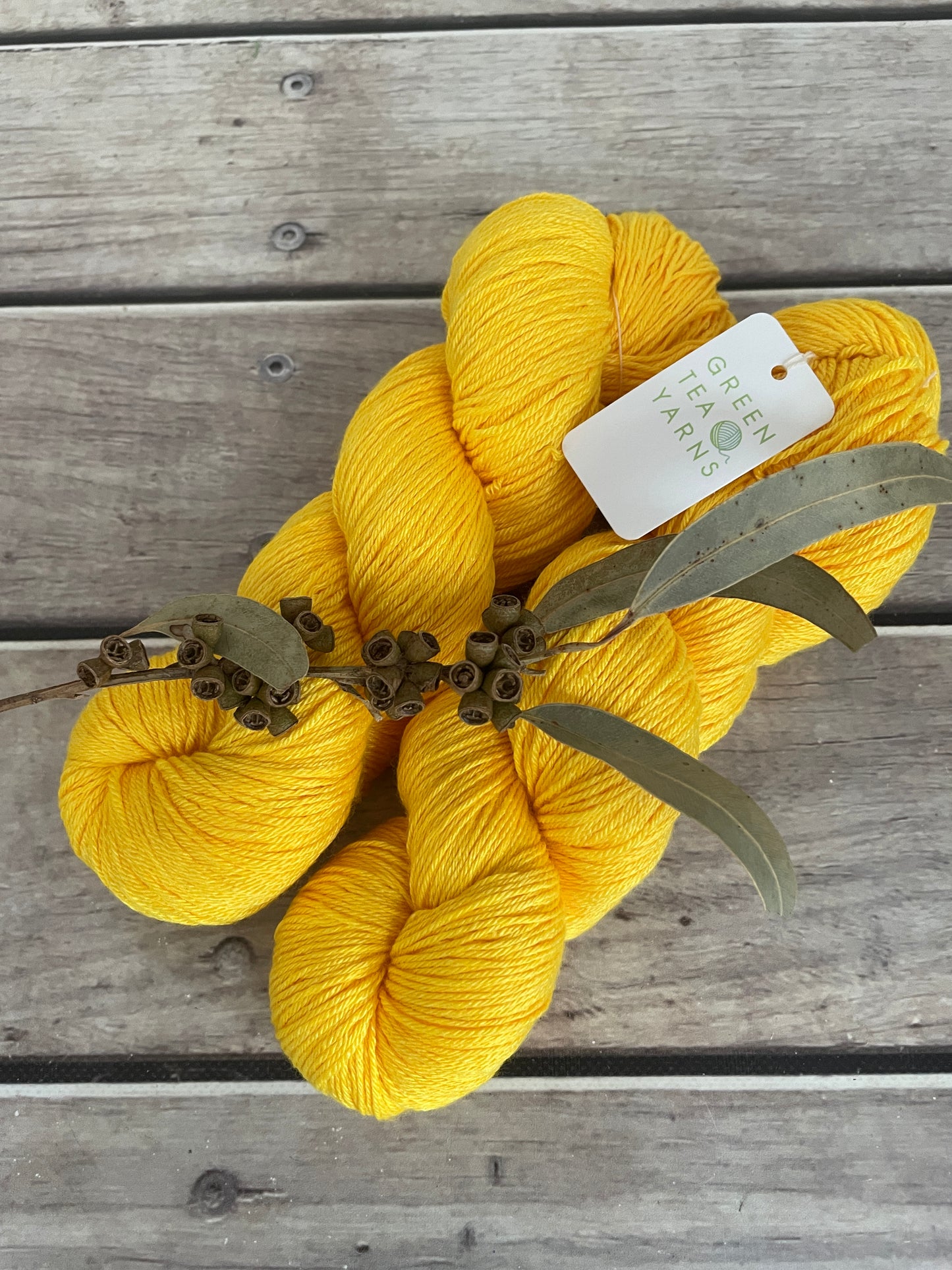 Yolk ooak - Merino/silk - 4 Ply - Jasmine