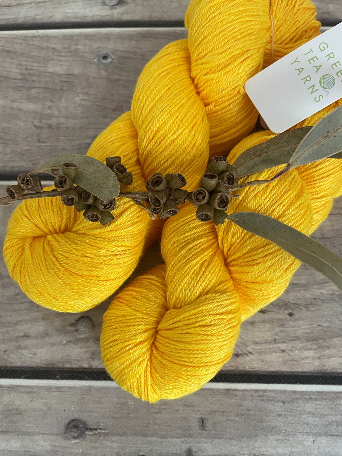 Yolk ooak - Merino/silk - 4 Ply - Jasmine