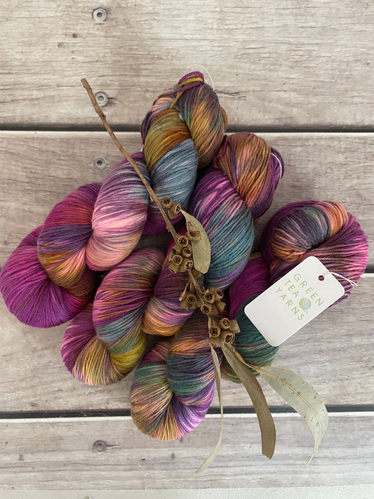 Elfish Dance ooak - 4 ply sock yarn in merino and nylon - Darjeeling 4