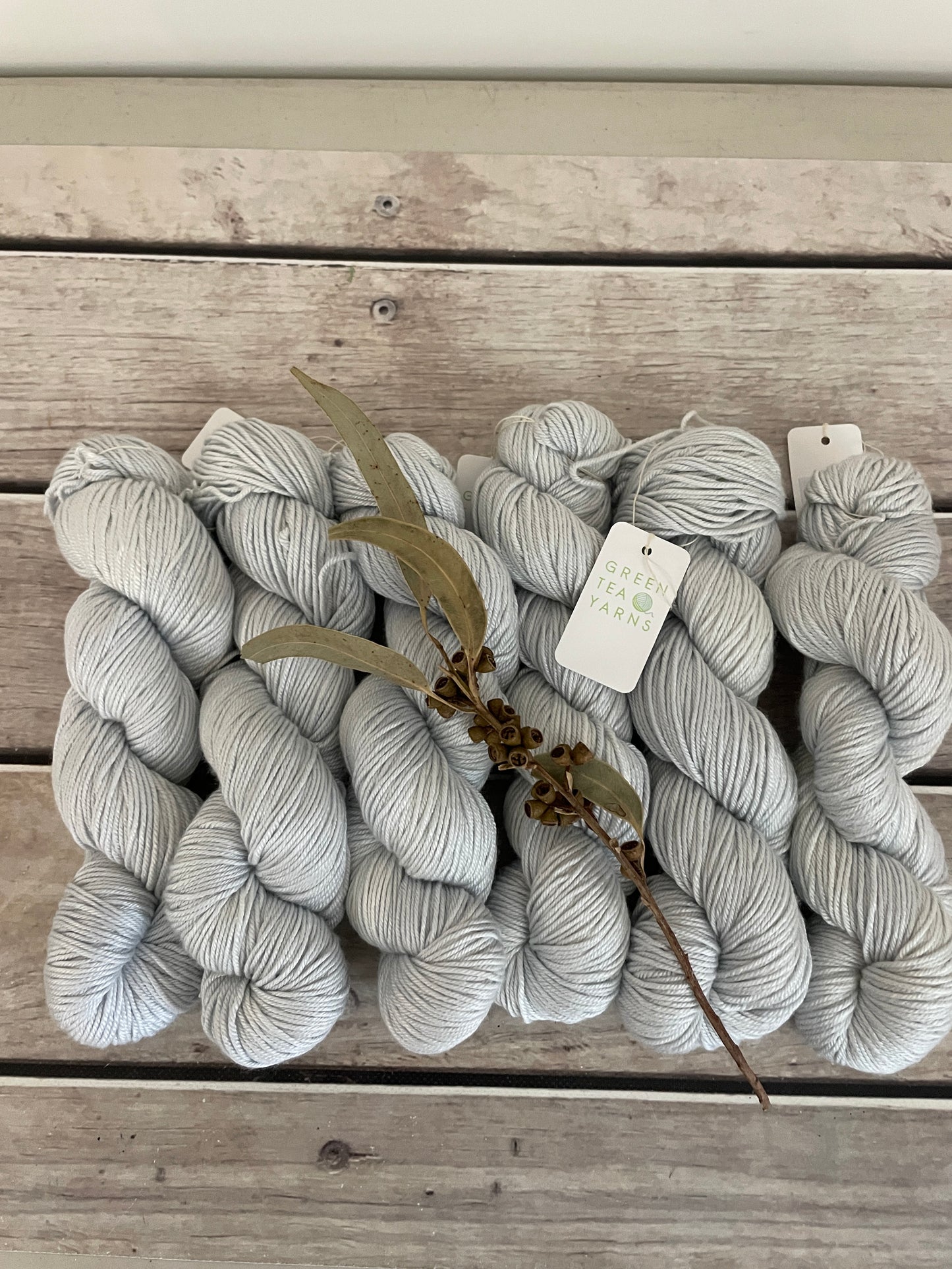 Silver Cloud - Jasmine 8 yarn - 8 ply