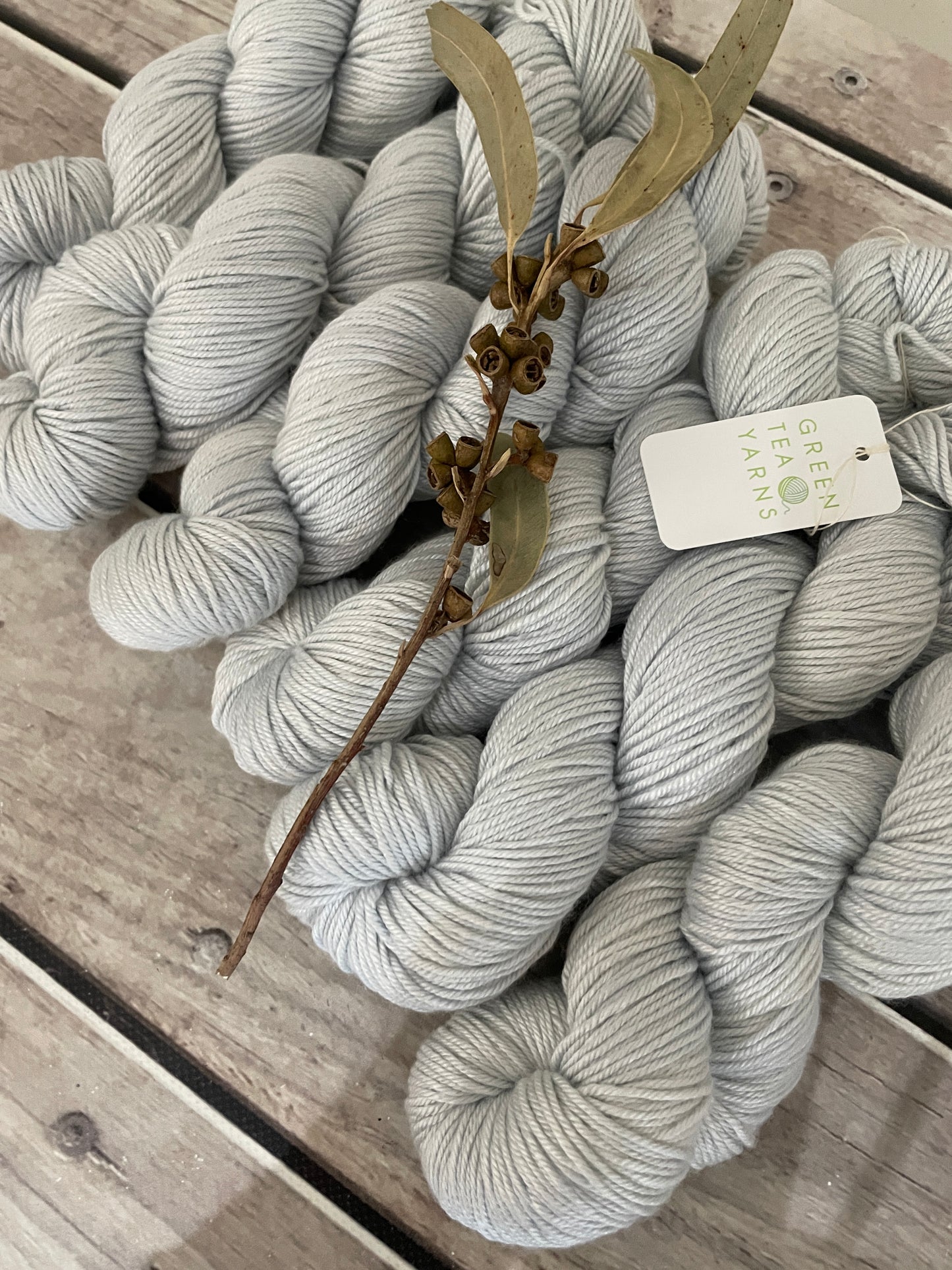 Silver Cloud - Jasmine 8 yarn - 8 ply