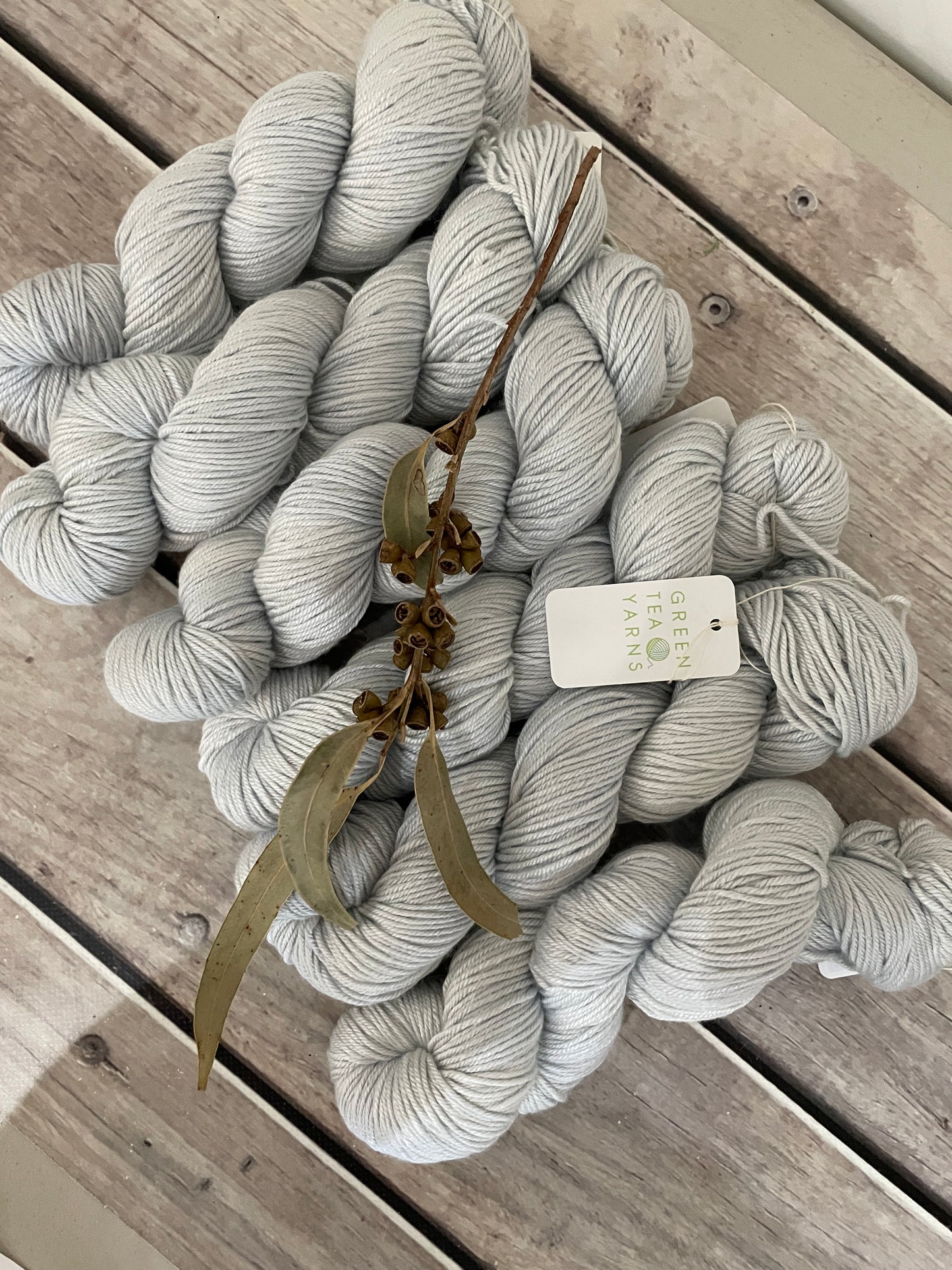 Silver Cloud - Jasmine 8 yarn - 8 ply