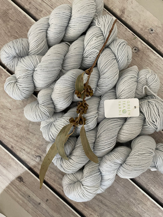 Silver Cloud - Jasmine 8 yarn - 8 ply