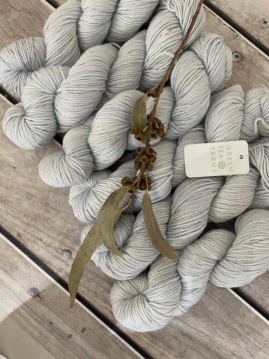 Silver Cloud - Jasmine 8 yarn - 8 ply