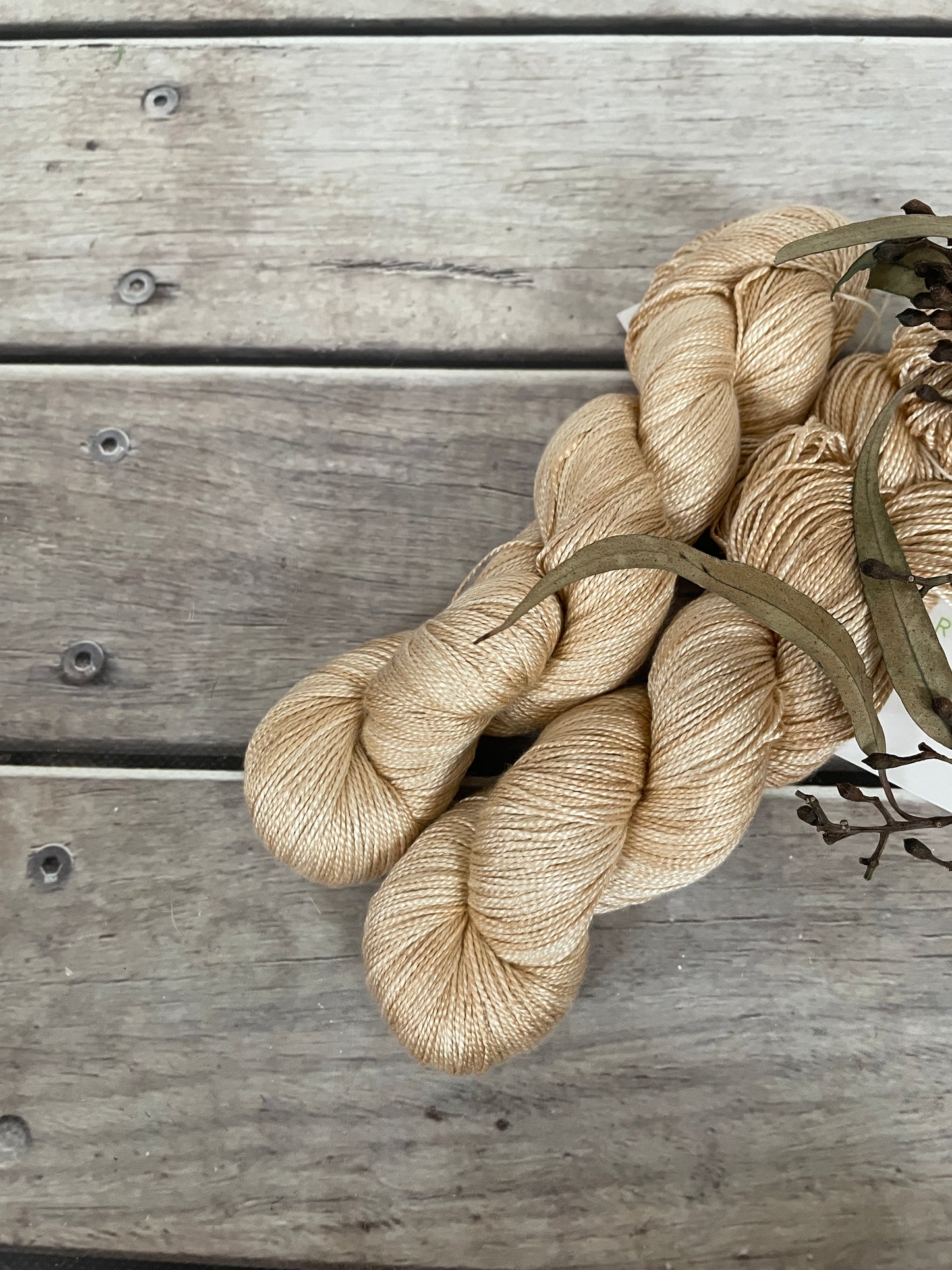 Pale Gold - 4 ply in pure Mulberry silk - Ginseng f