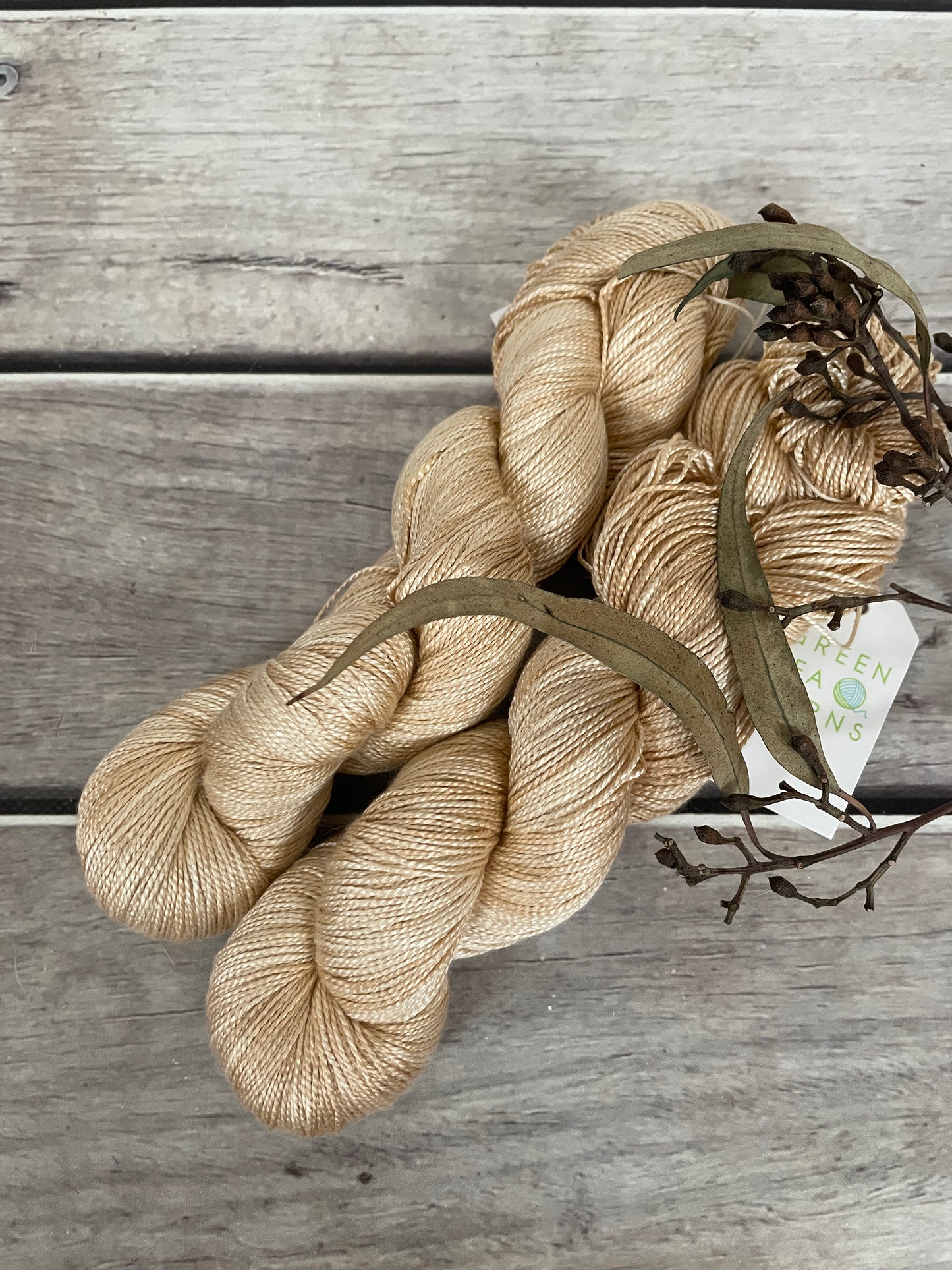 Pale Gold - 4 ply in pure Mulberry silk - Ginseng f