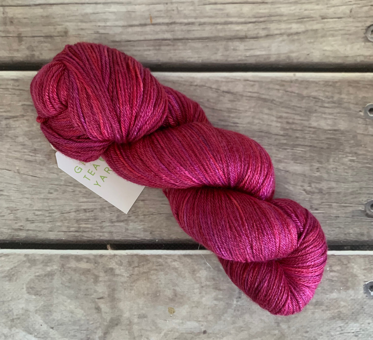 Bush Berries - 4ply/fingering - silk and merino yarn - Jasmin 4