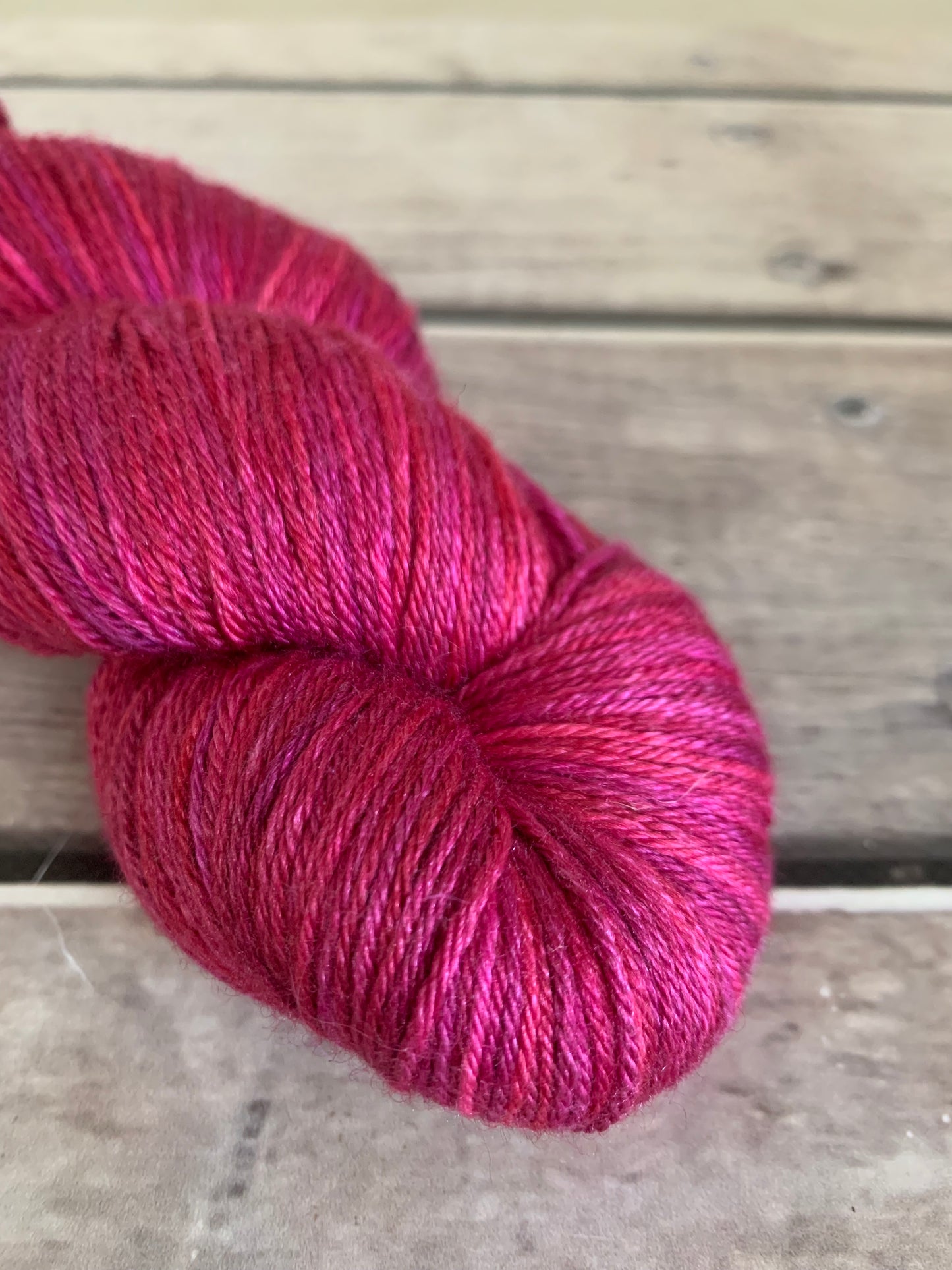 Bush Berries - 4ply/fingering - silk and merino yarn - Jasmin 4