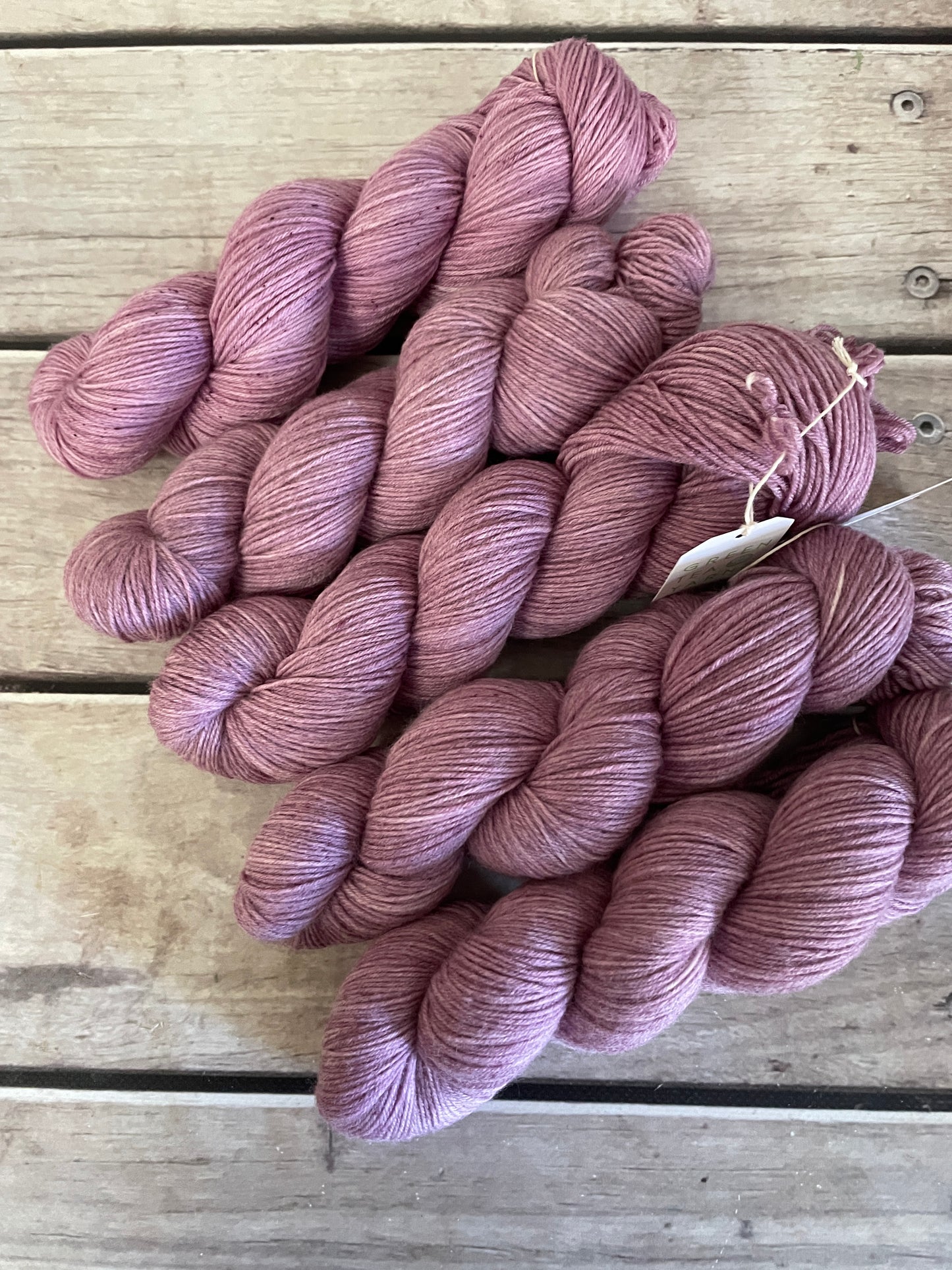 Tea Rose ooak - sock yarn in merino & nylon - Darjeeling