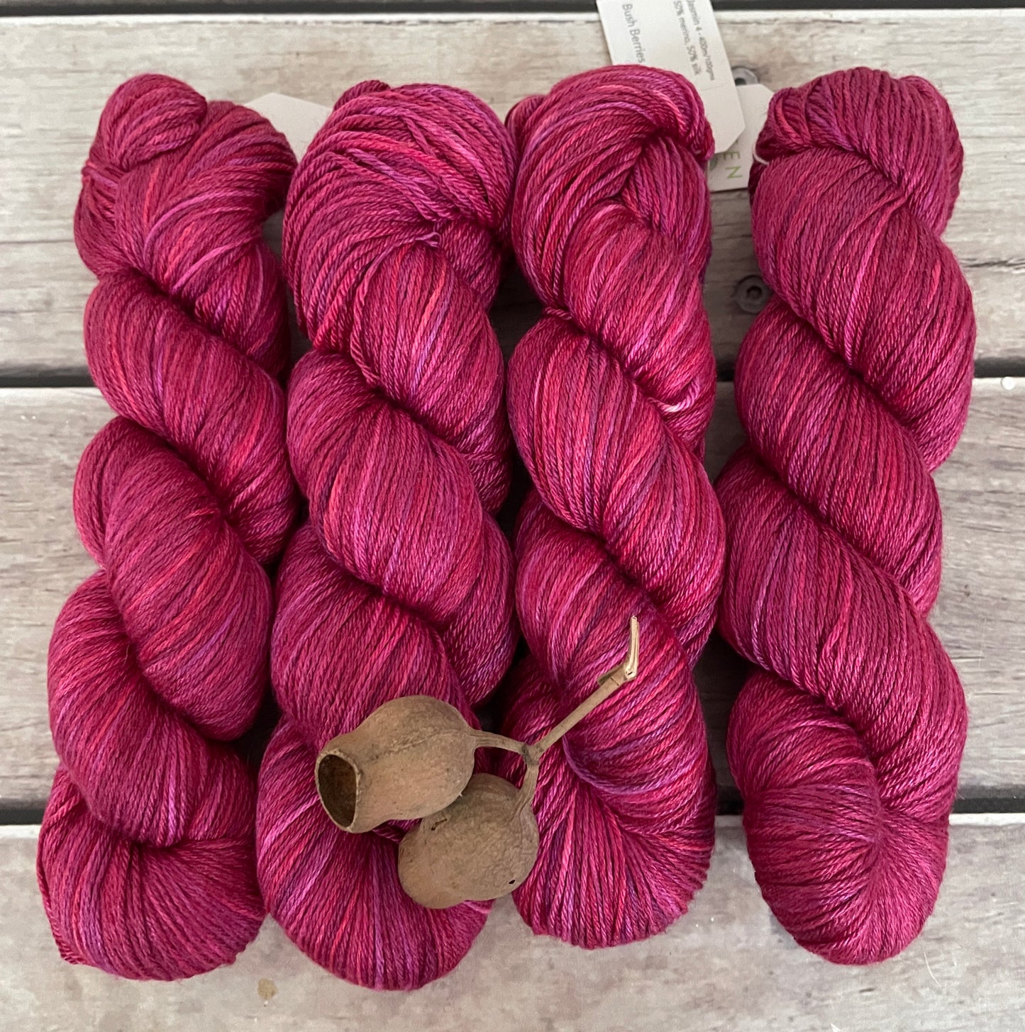 Bush Berries - 4ply/fingering - silk and merino yarn - Jasmin 4