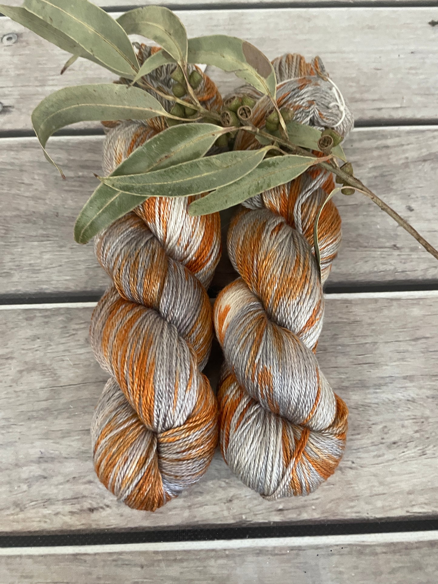 Rusty Oysters - 4 ply in silk and merino - White Cloud