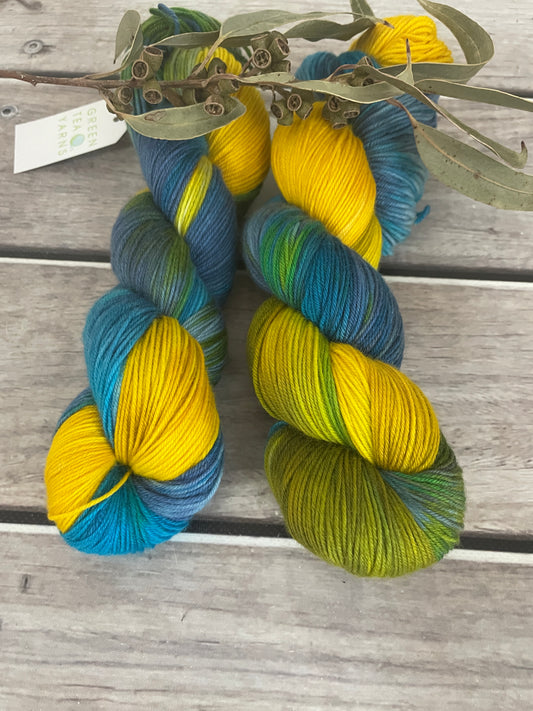 Bracken Bay - 3 skein set - 4 ply single/Osmanthus