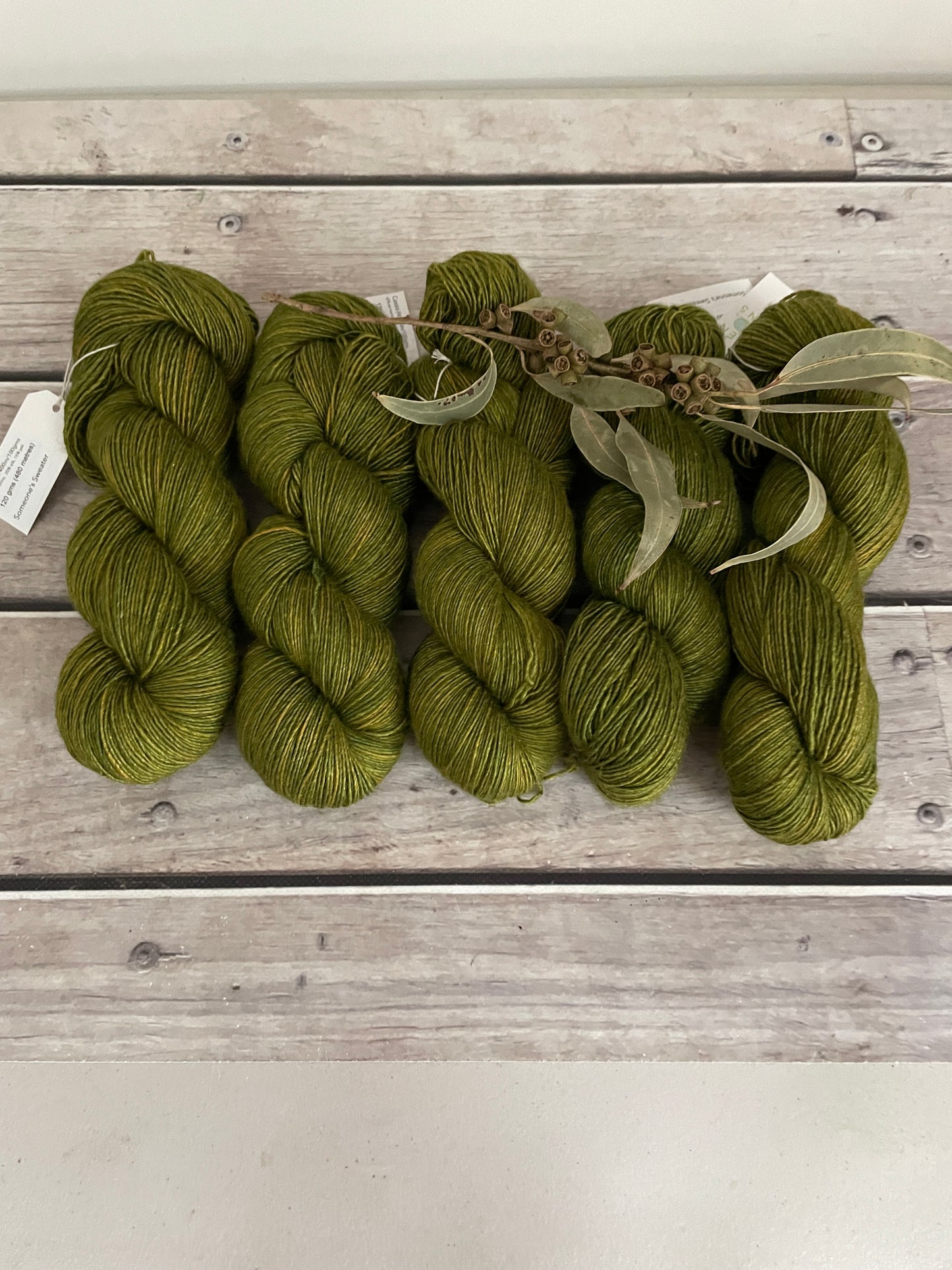 Someone's Sweater - 4 ply singles, Merino, silk, yak - Cassis f