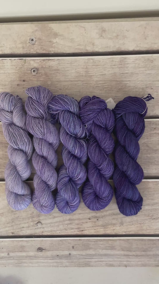 Whispers fade - 4 ply Tussah silk singles - Sulkazura