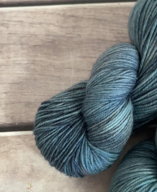 Couloir- 4 ply sock yarn in merino and nylon - Darjeeling