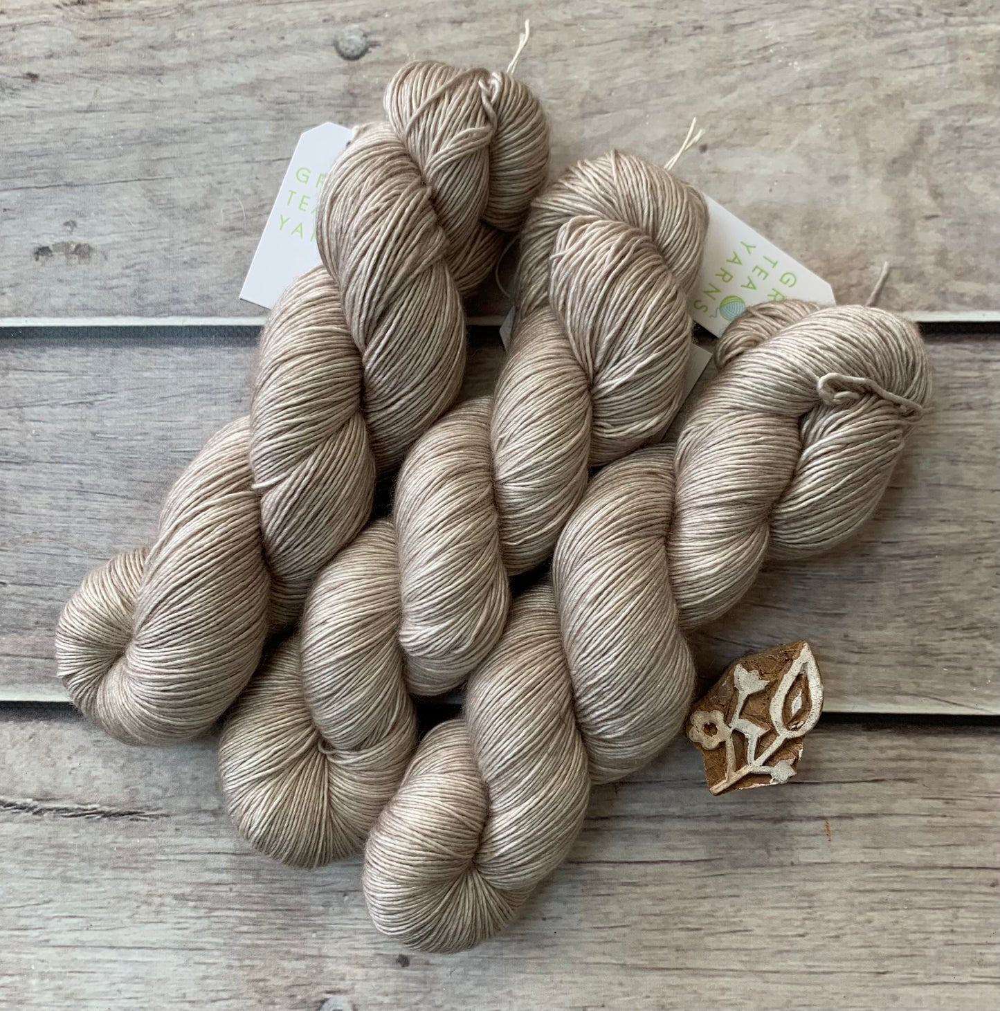 Wild Oats - 4 ply silk/merino singles yarn - Osmanthus
