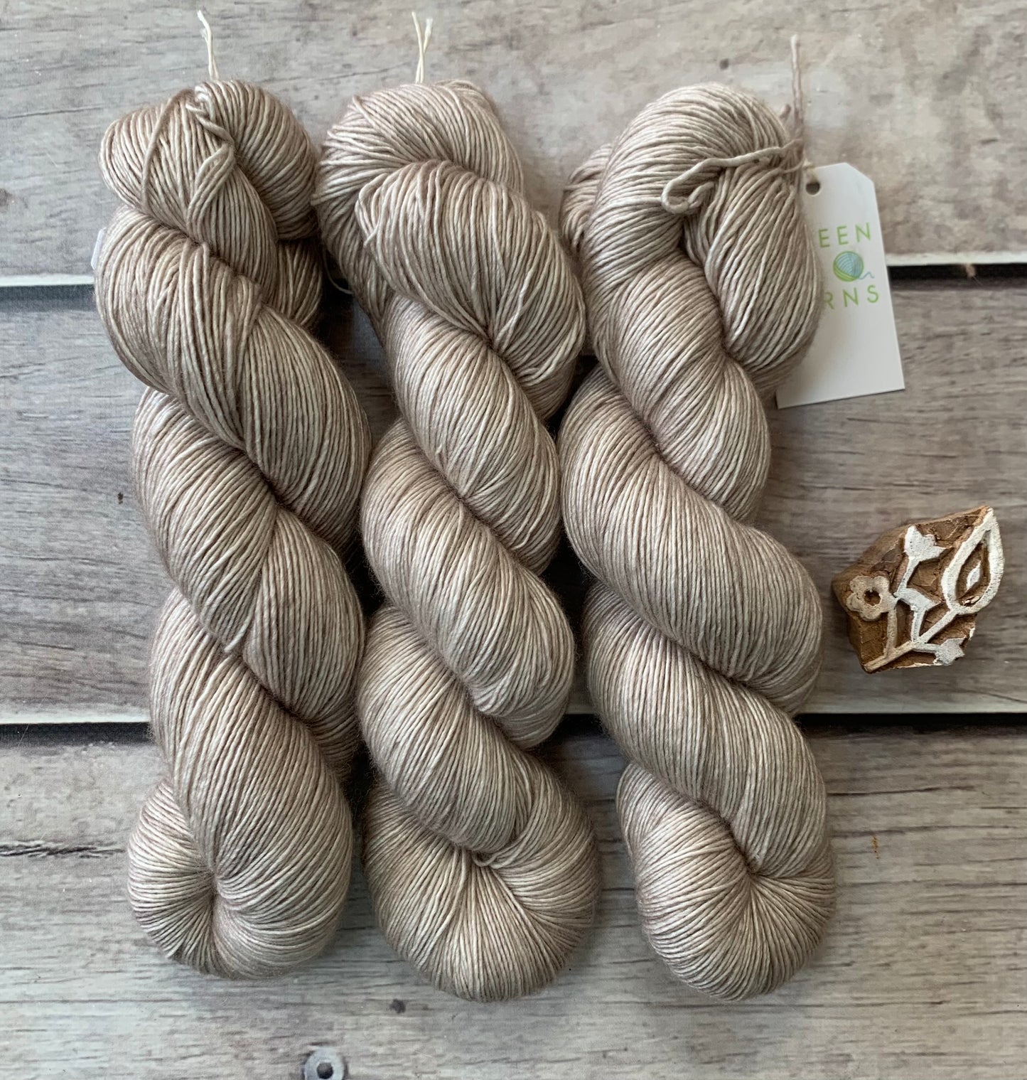 Wild Oats - 4 ply silk/merino singles yarn - Osmanthus