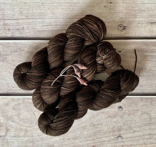 Forest Peat - Darjeeling 4-ply sock yarn in merino & nylon