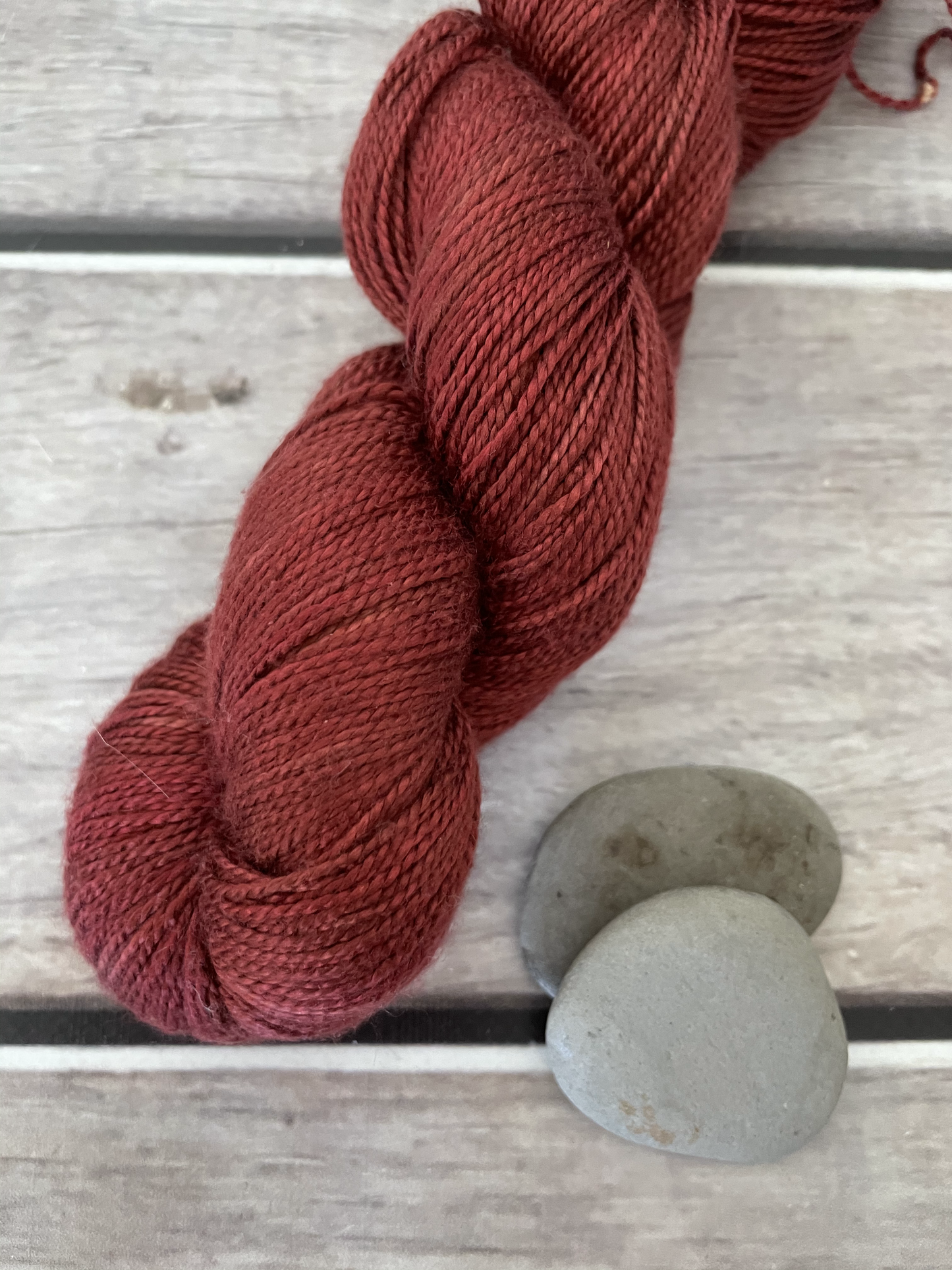 Dragonsblood ooak - 4 ply in Mulberry silk - Ginseng f