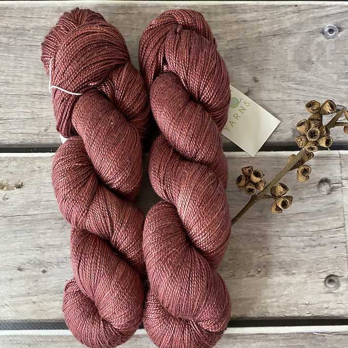 Ming Red - 4 ply Mulberry silk - Ginseng f