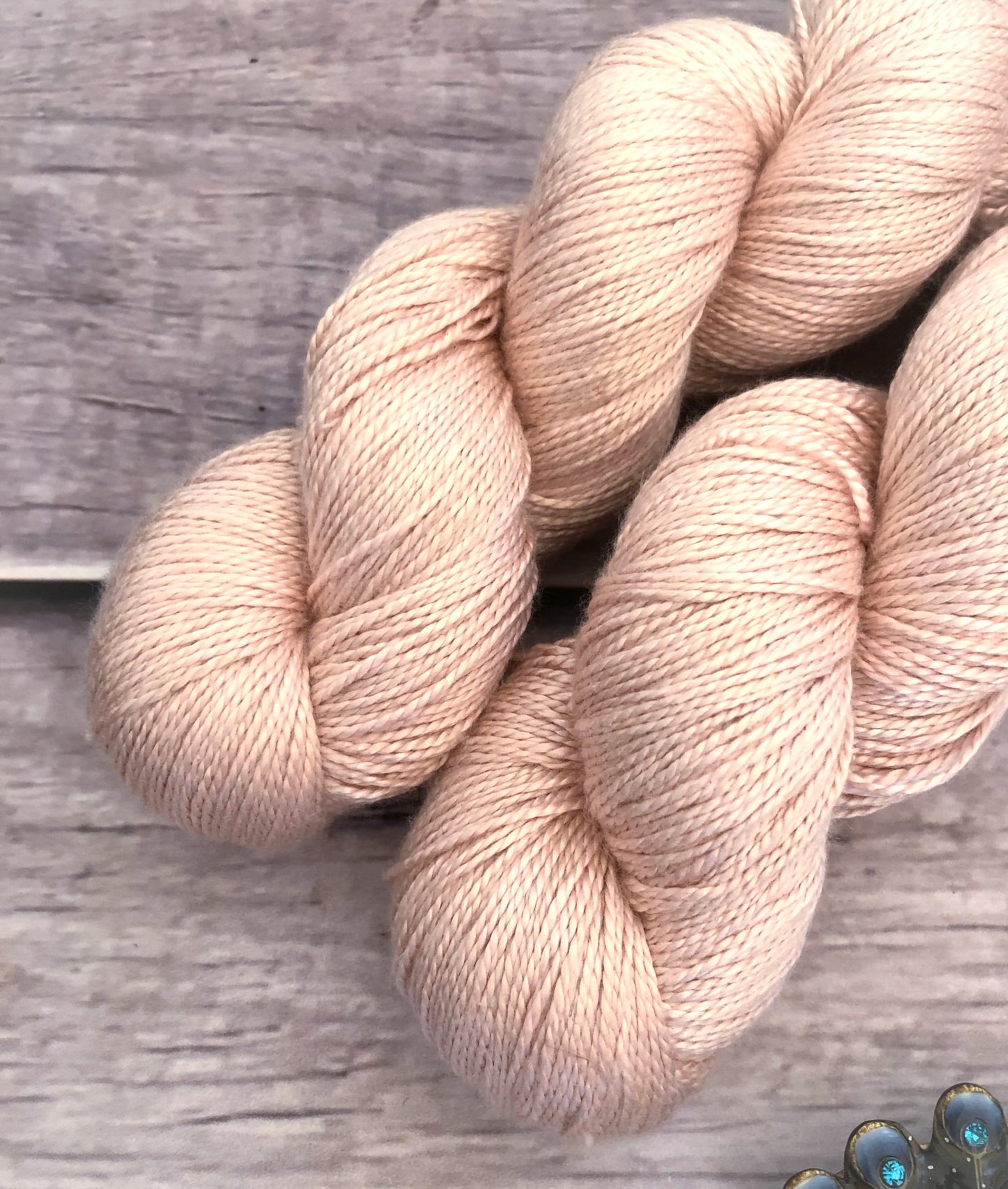 She Sells Seashells - 4 ply in Mulberry silk - Ginseng
