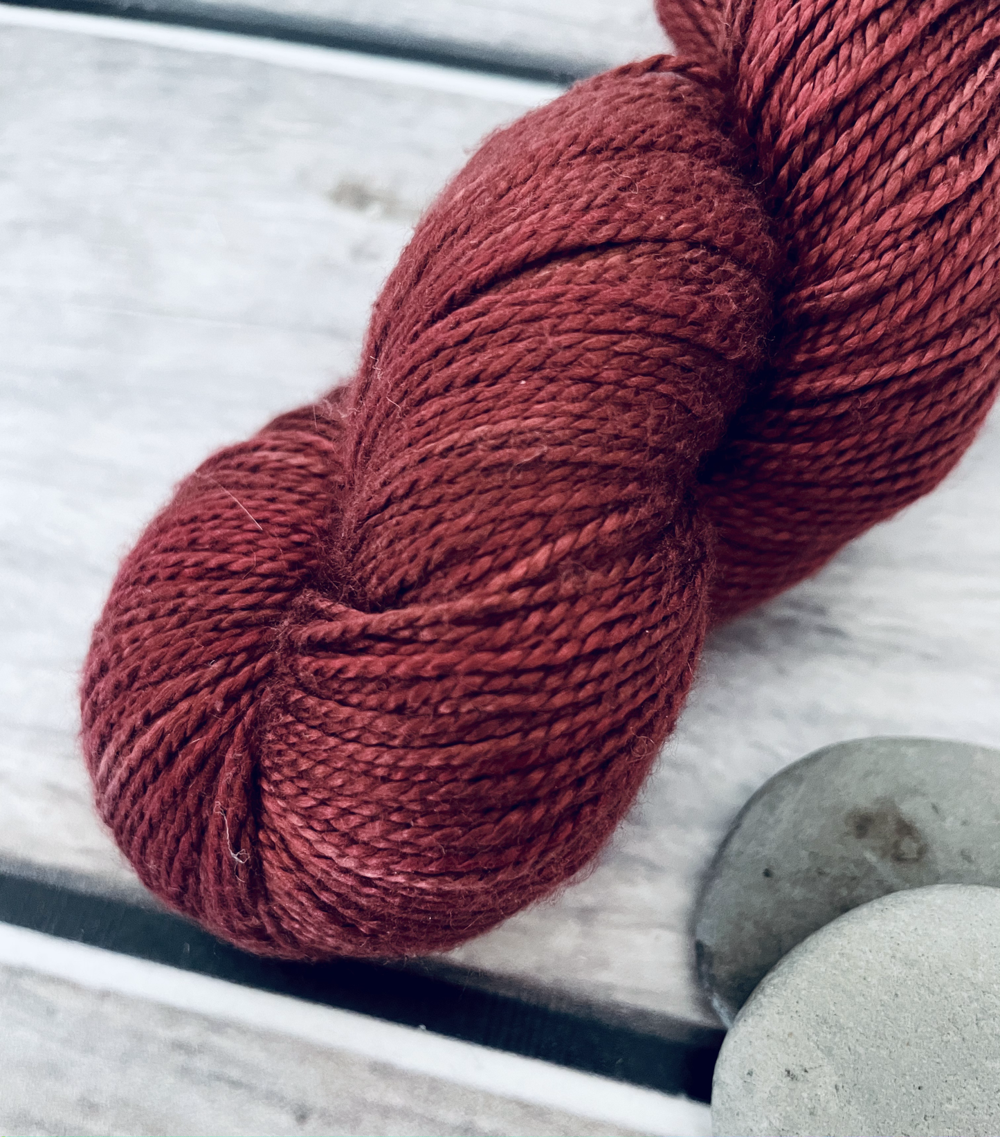 Dragonsblood ooak - 4 ply in Mulberry silk - Ginseng f