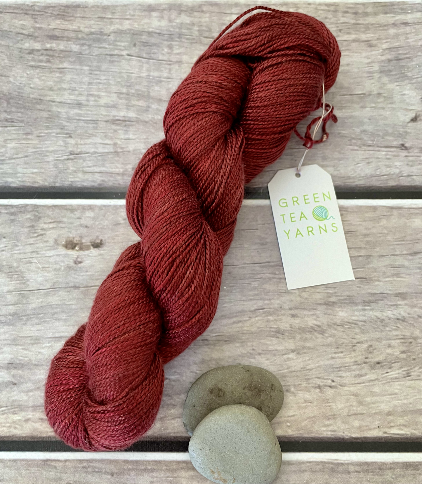 Dragonsblood ooak - 4 ply in Mulberry silk - Ginseng f