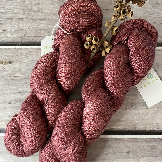 Ming Red - 4 ply Mulberry silk - Ginseng f