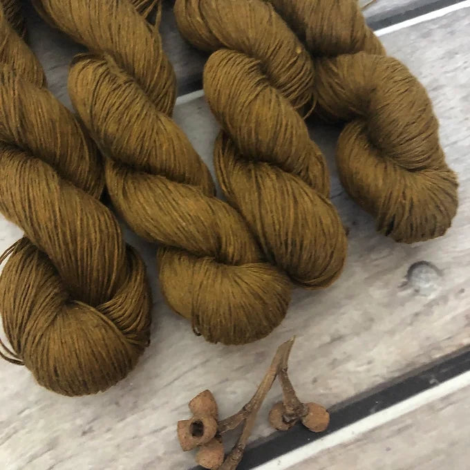 Yirrkala on Ceylon pure linen yarn - 50 gm skeins
