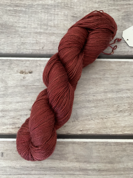 Dragonsblood ooak - 4 ply in Mulberry silk - Ginseng f